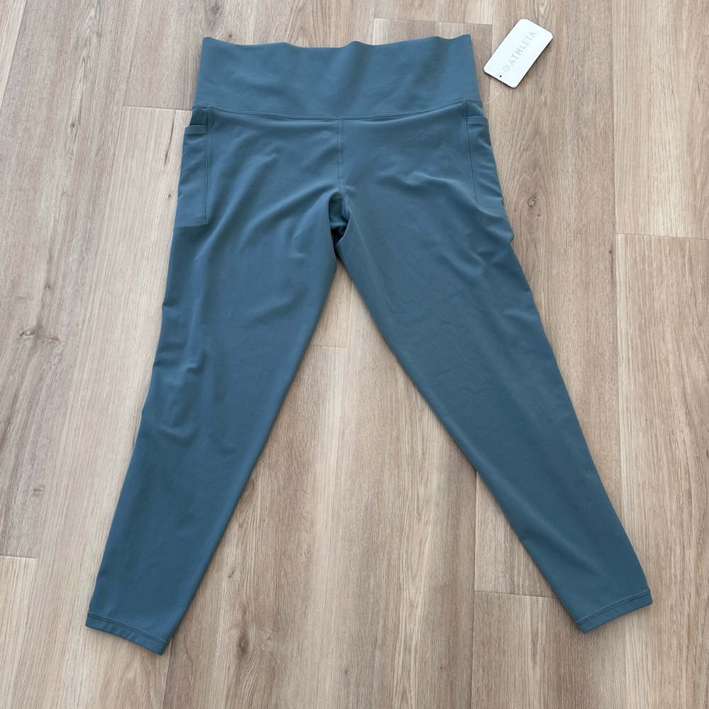 Athleta salutation stash tight 7/8